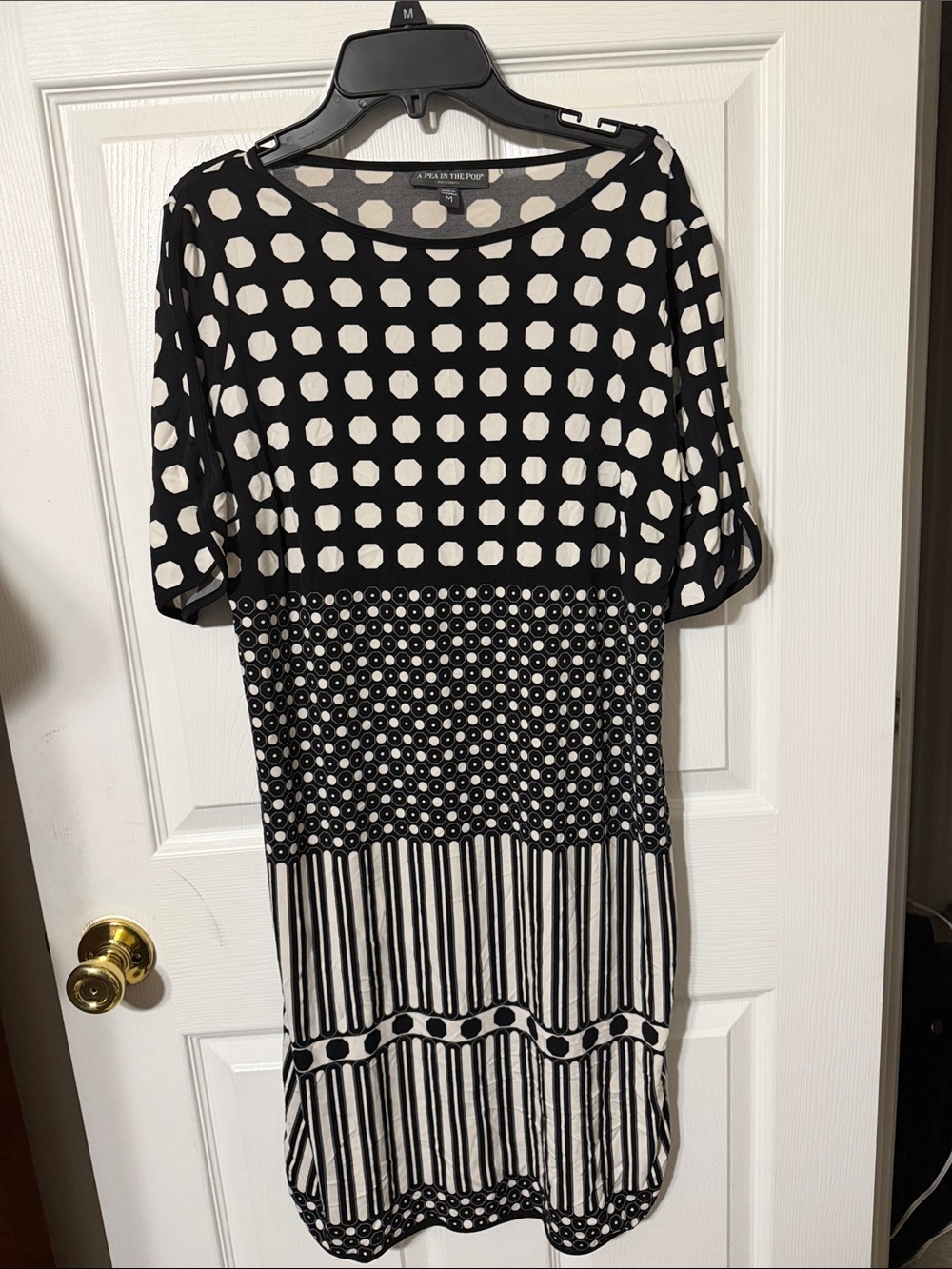 A Pea in the Pod Black and White Mixed-Pattern Midi Dress (Medium)